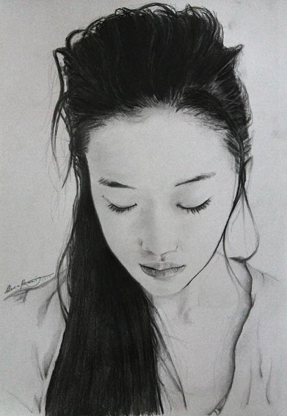 Porträt der wunderschönen japanischen Schauspielerin Yu Aoi 